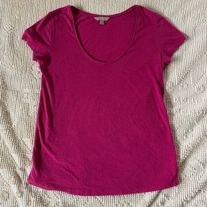 pink t-shirt